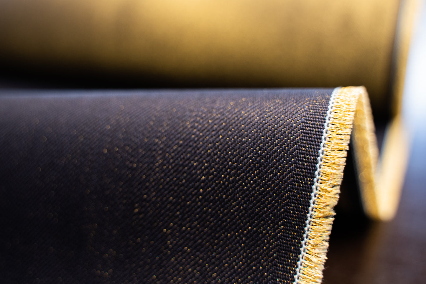 D-007 golden-blauer Indigo Selvage Denim (12,5 oz) – Stoffrolle mit sichtbarer Webkante