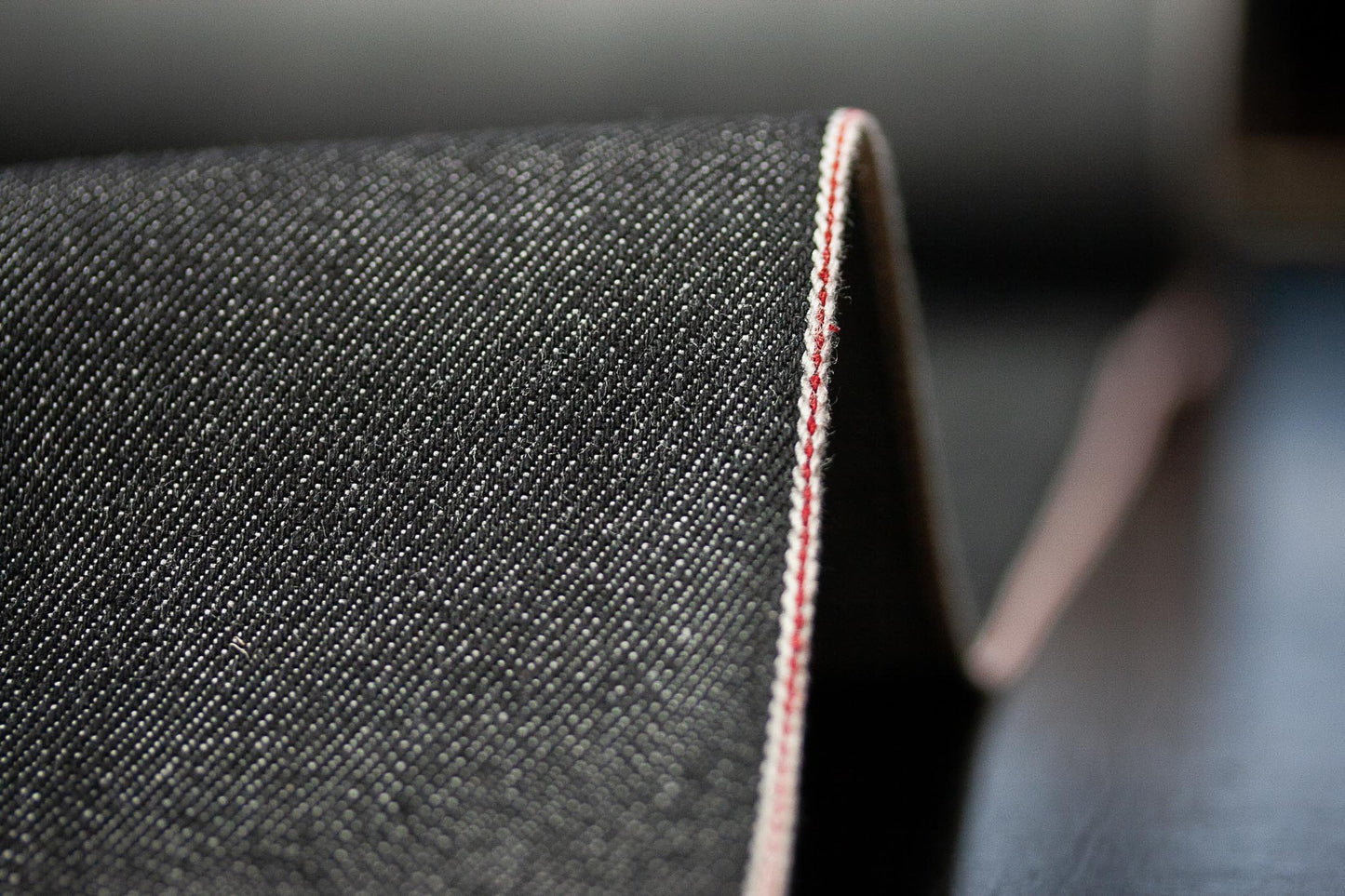 S-022 - 11 oz - elastic black/grey selvage denim