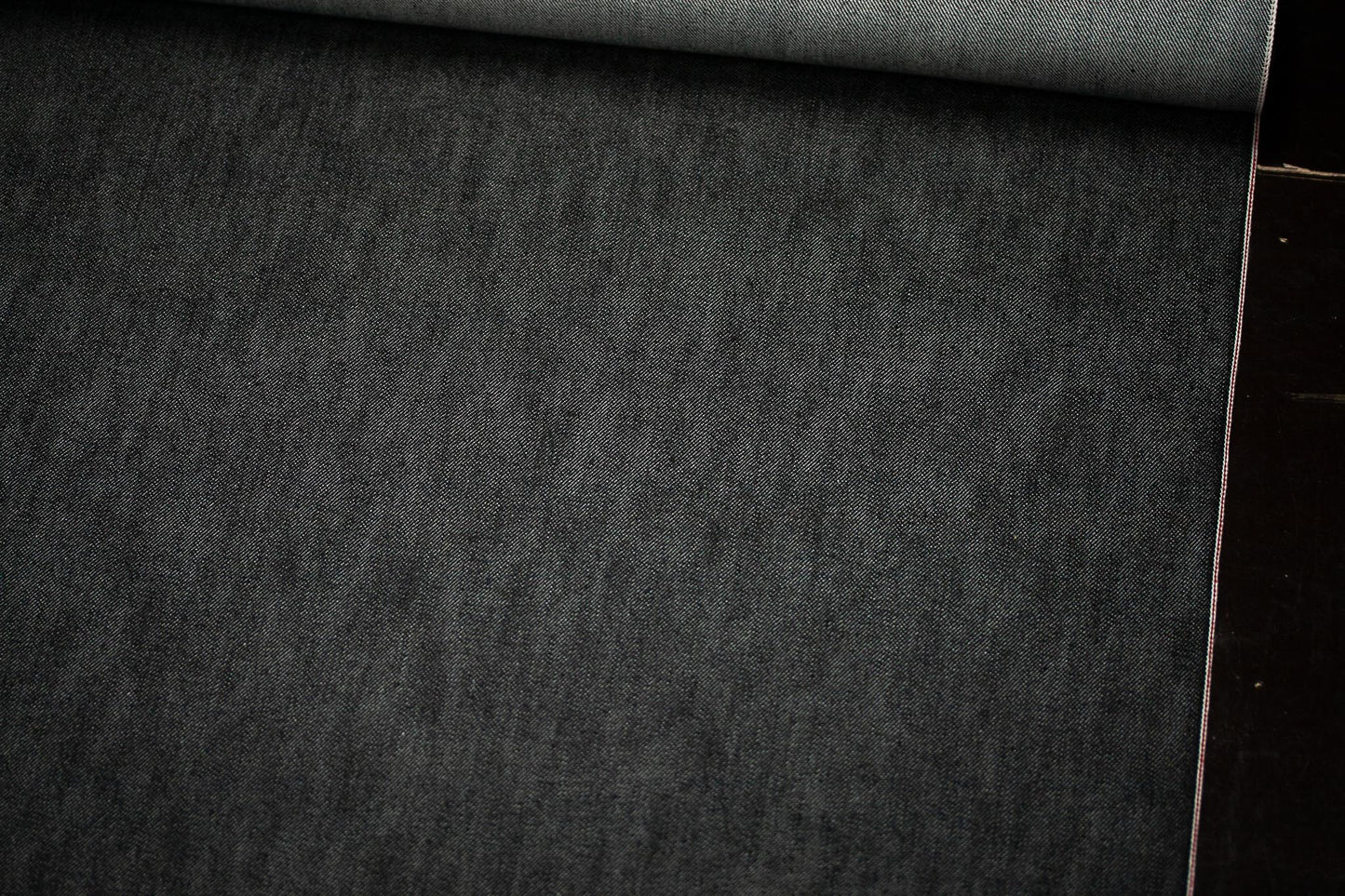 S-022 - 11 oz - elastic black/grey selvage denim