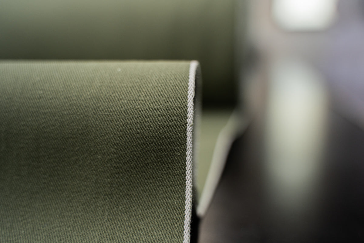 S-057 - 9,4 oz - olive green selvage twill