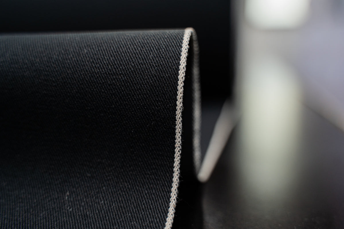 S-058 - 9,8 oz - black selvage twill