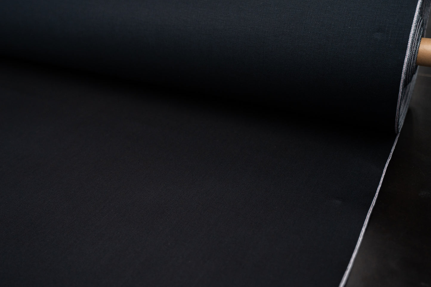 S-062 - 11 oz - elastic black selvage denim