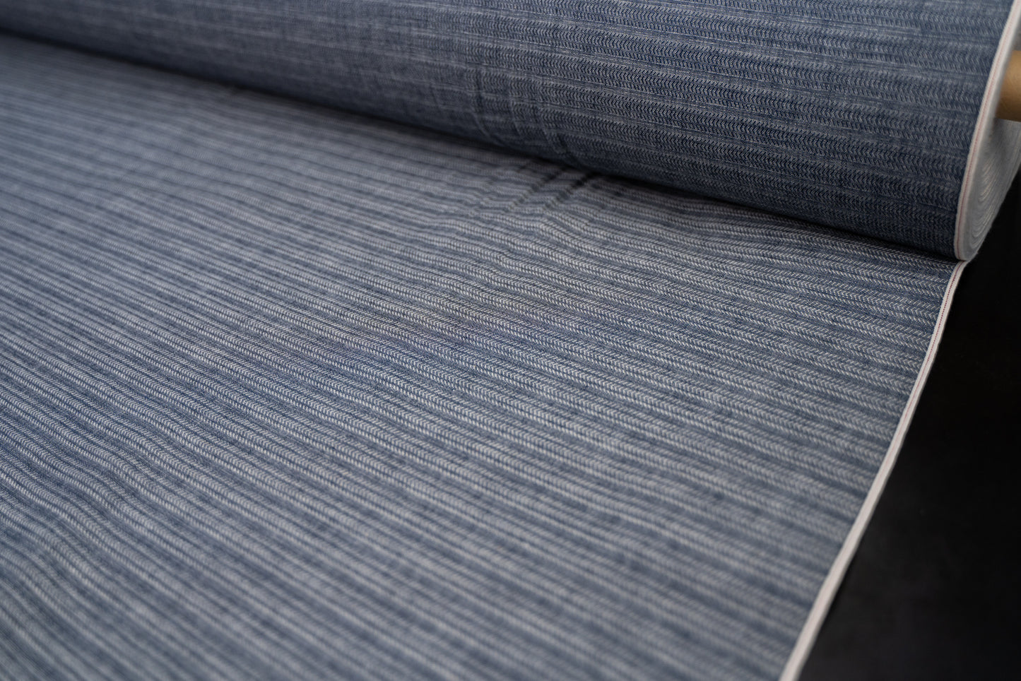 S-070 - 6 oz - horizontal herringbone indigo selvage denim