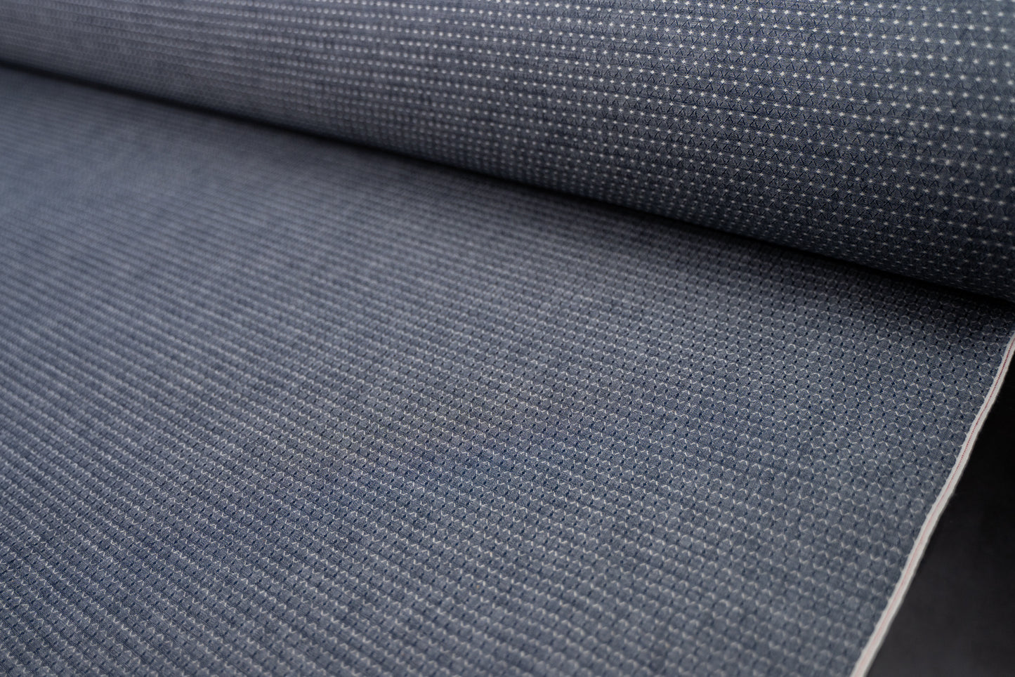 S-071 - 6 oz - dotted indigo selvage chambray