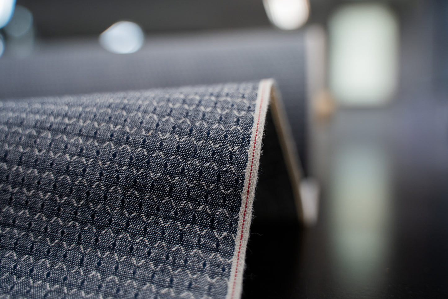 S-071 - 6 oz - dotted indigo selvage chambray